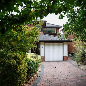 Stylish Family In Desirable Penylan + Parking Cardiff