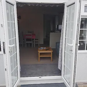 Chalet Lovely 2-bed Chalet At Robinhood Retreat Free Park, Nottingham