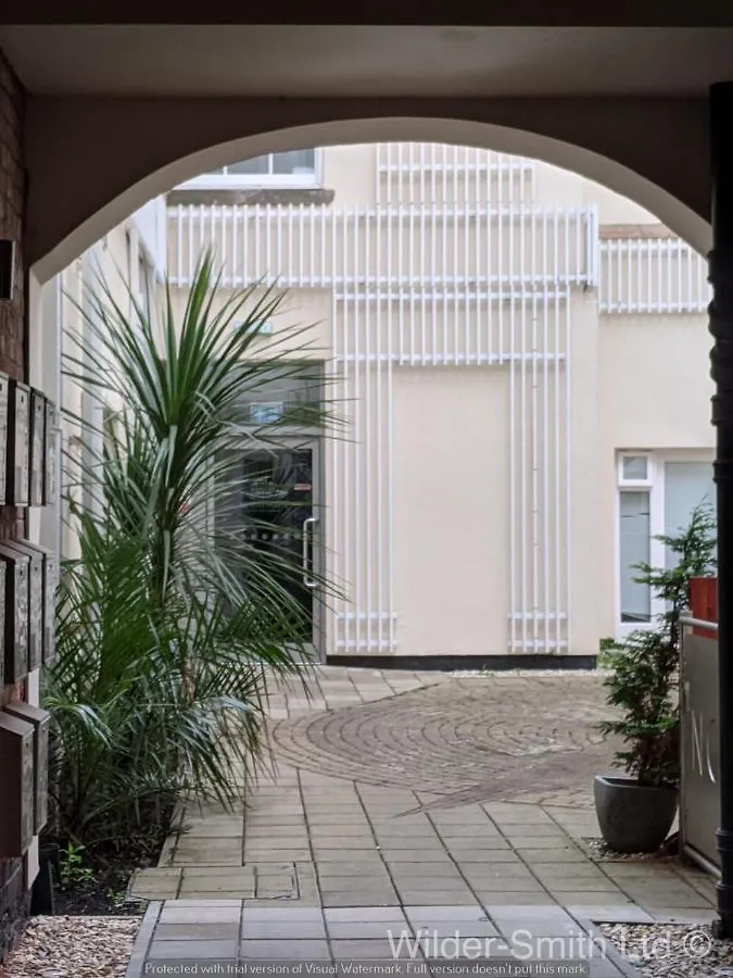 Central Nottingham Gem - Luxurious 2-Bed Apartment 0*,